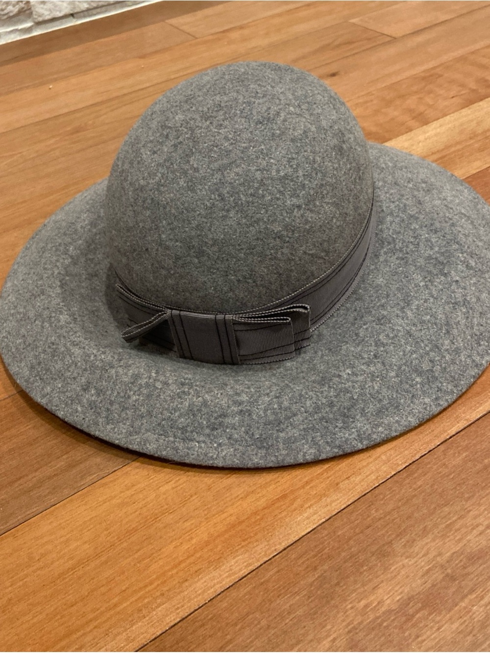 Vintage George Bollman Woman’s Gray wide brim Doeskin Felt Wool Hat With Bow USA